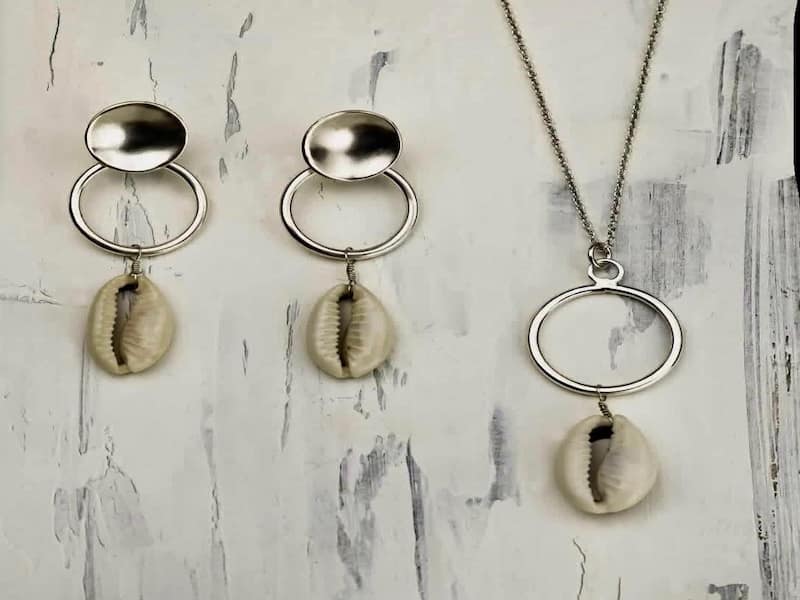 Sea shell with silver necklaces