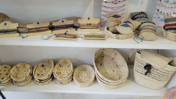 Artesanales, woven baskets