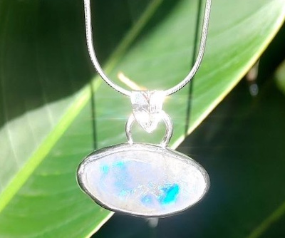 Silver Pendandt with special blue and white crystal